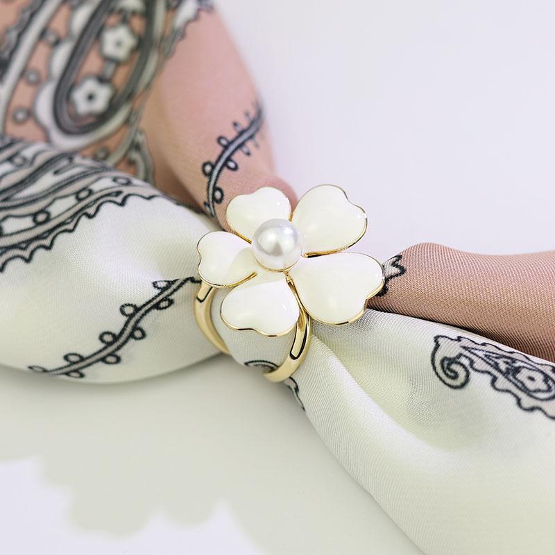 Luxury Silk Flower Scarf Buckle: Multi-functional Accessory for Scarves and Coats