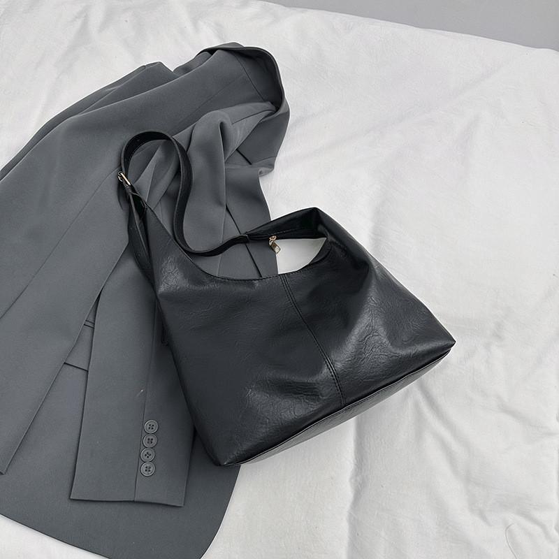 

Large Capacity Vintage Style Tote Bag For Women In Black Brown Mud Color Soft Pu Fabric Black