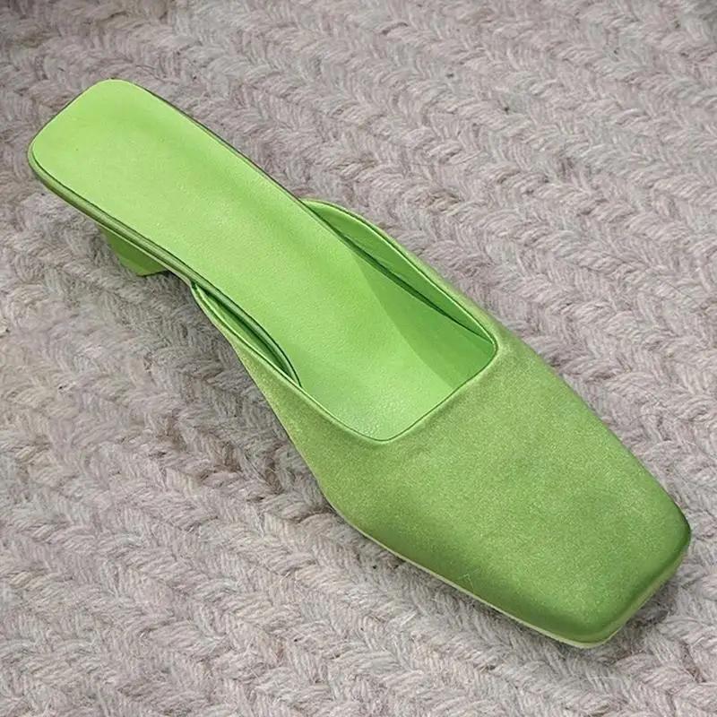 

Женские босоножки с открытой пяткой на каблуке средней высоты с закрытым квадратным носком, мюли, туфли-лодочки без застежек, каблук-рюмочка, удобная повседневная обувь 35 зелёный