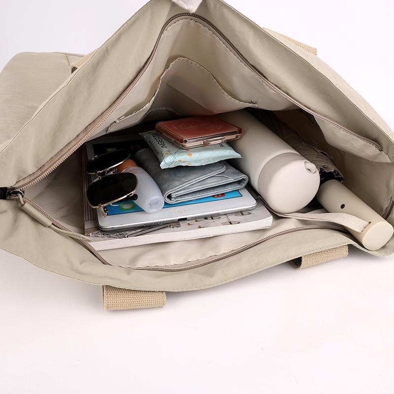 Women's Shoulder Bag Retro Large Capacity Commuter Tote Bag