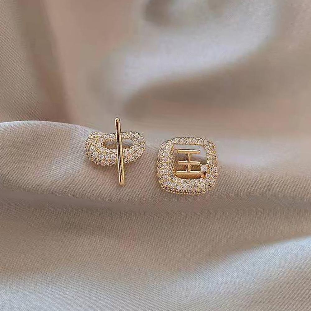 Boucles d'oreilles clous Petite Perle Aiguille Argent Tempérament Haut de gamme Géométriques Boucles d'oreilles pour Trou d'oreille Mignonnes Serties de Diamants Boucles d'oreilles Personnalisées