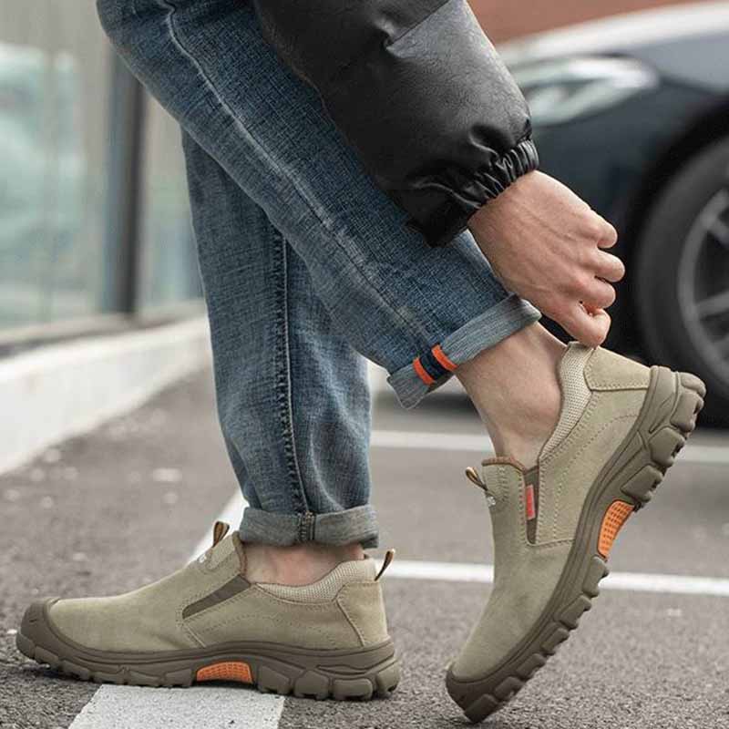 Protective Waterproof Work Boots Safety Anti-scald Welding Shoes Composite Toe Shoes Men Anti-smash Anti-puncture Safety Shoes