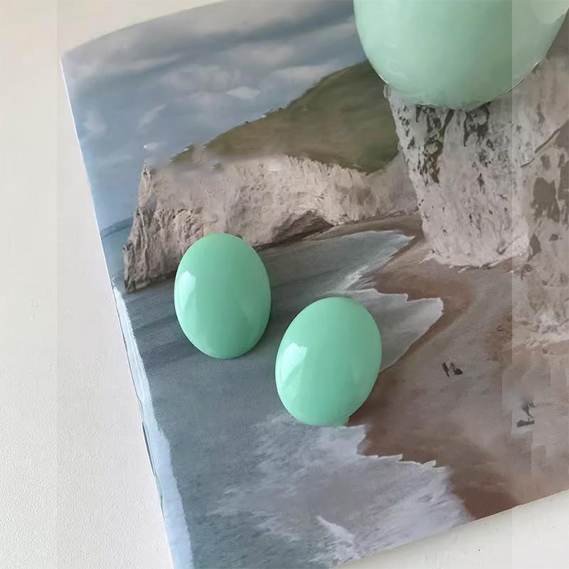 

Серьги «Серебряная игла» простые овальные глянцевые стильные маленькие свежие темпераментные серьги милые для通勤 универсальные серьги с изысканным чувством