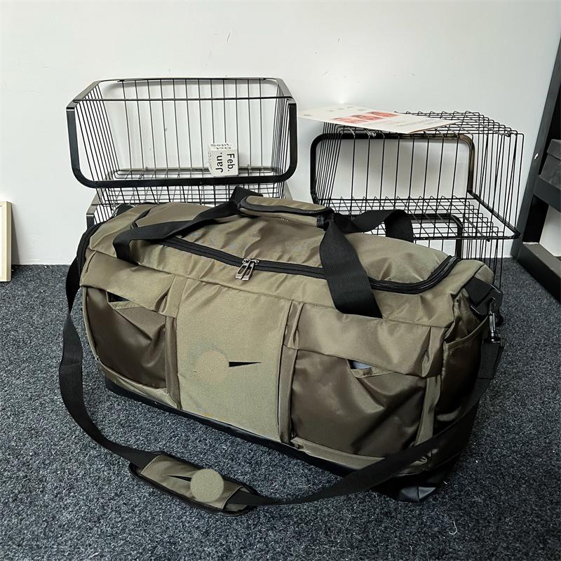 Trendy Large-Capacity Sports Duffel Bag for Fitness or Business Trips