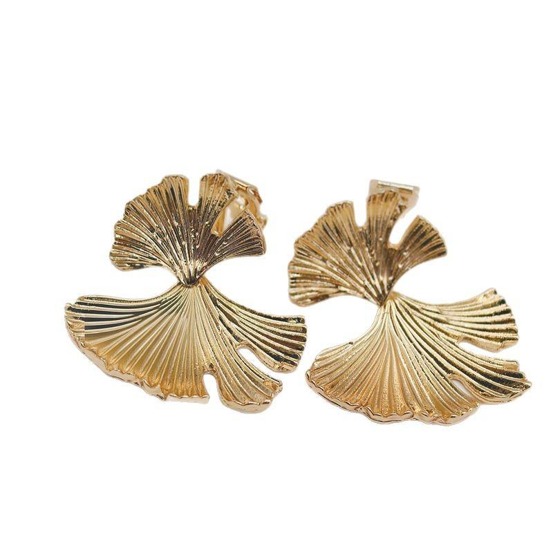 Exaggerated Ear Clips Without Ear Piercings Simple Ginkgo Leaf Earrings Fashionable Ear Accessories
