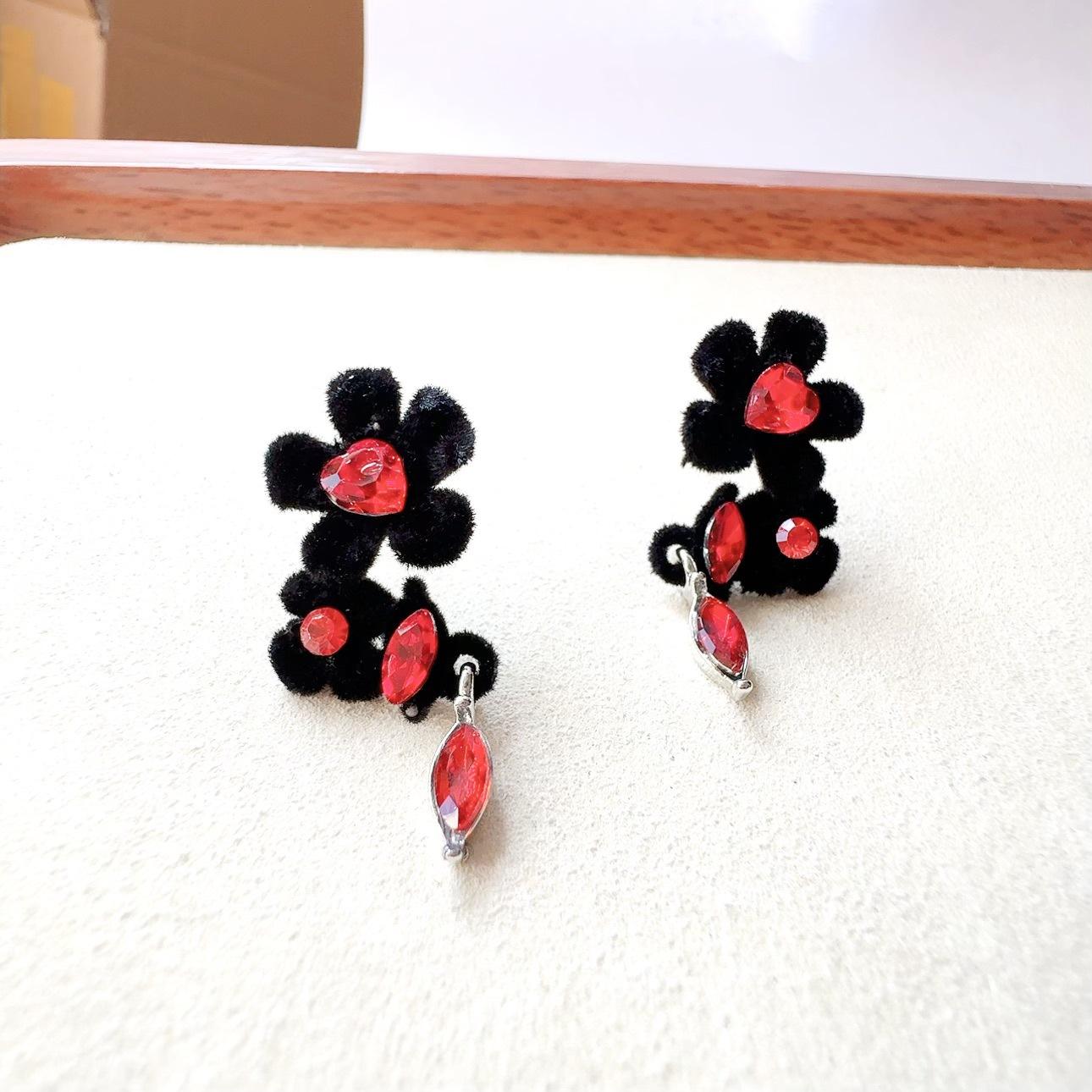 Винтажные серьги с цветами из темно-черного бархата для женщин, девушек, милые изысканные серьги-подвески с красным сердцем, овальные, ювелирные аксессуары