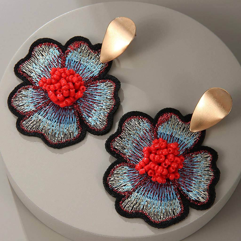 Broderade Tyg Hängande Örhängen Blomma Pärlbeströdda Hängande Damörhängen Handgjorda Accessoarer