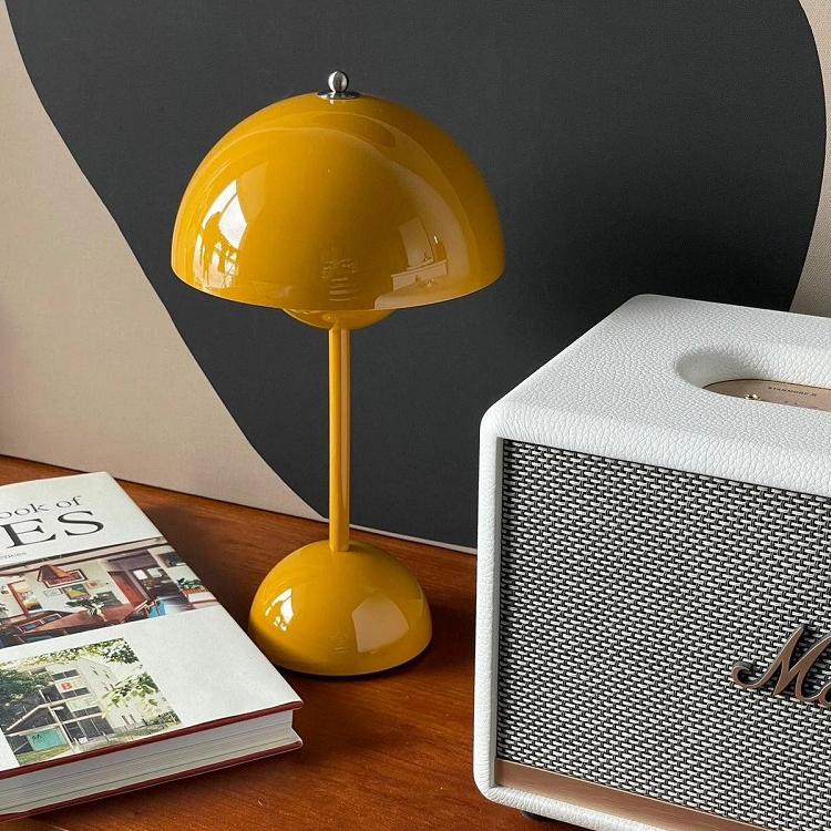 Danish Nordic Design Bedside Lamp with Wireless Charging