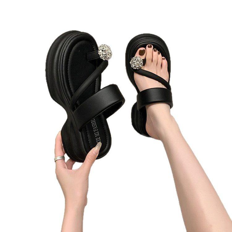 Beautiful cool slippers women's summer wear 2025 new set of toe rhinestone muffin thick bottom seaside beach women's slippers