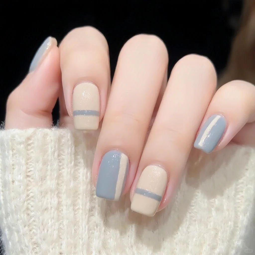 

Blue & White Cool Stripe Nail Art Stickers: Fresh, Artistic, Wearable Fake Nails