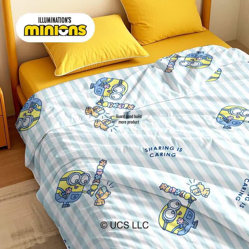 Minions Bob & Tim Double-Sided Four Seasons Quilt