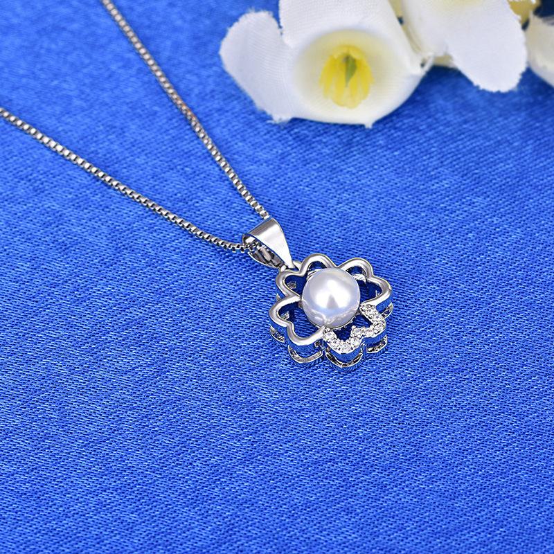 Einfache vierblättrige Kleeblatt-Perlenkette Vielseitiger Zirkon-Anhänger Schlüsselbeinkette Damen