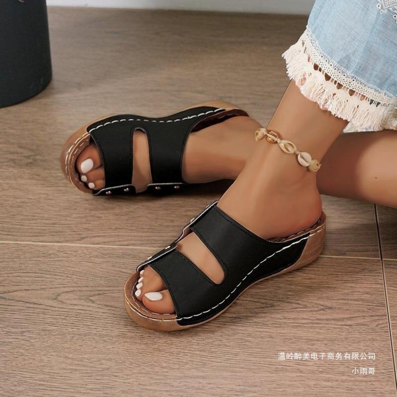 Large-sized Shoes One-line Thick-soled Shoes Slippers Women's Lightweight Riveted Open-toe Flip-flops