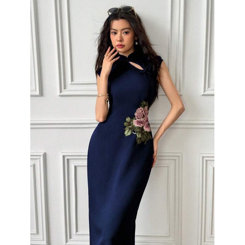 European summer new Chinese style elegant temperament flower embroidery stand-up collar sleeveless long dress women
