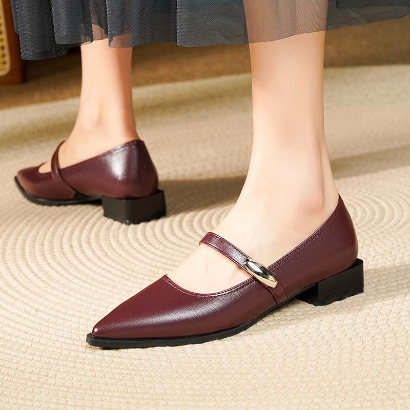 Pointed retro high heels on new comfortable professional high heels female stewardess elegant