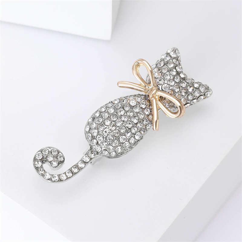 Korean Style Pearl Brooch: Versatile Floral Diamond Pin for Women's Coats