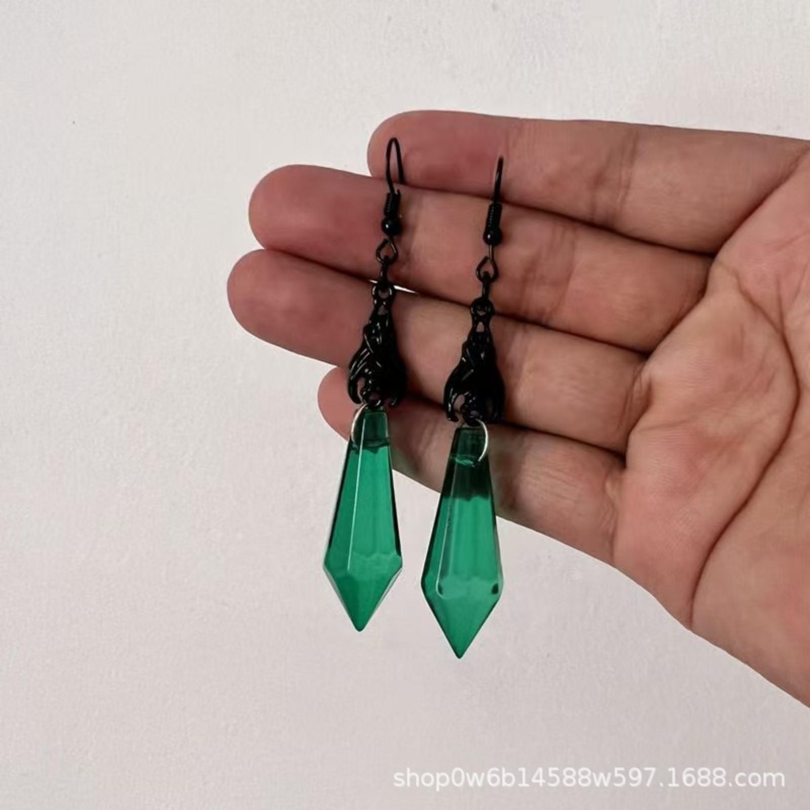 Gothic Style Crystal Pendant Earrings with Bat Decoration Dangle Hook Earrings for Women Fashion Jewelry Accessories One Size зелёный
