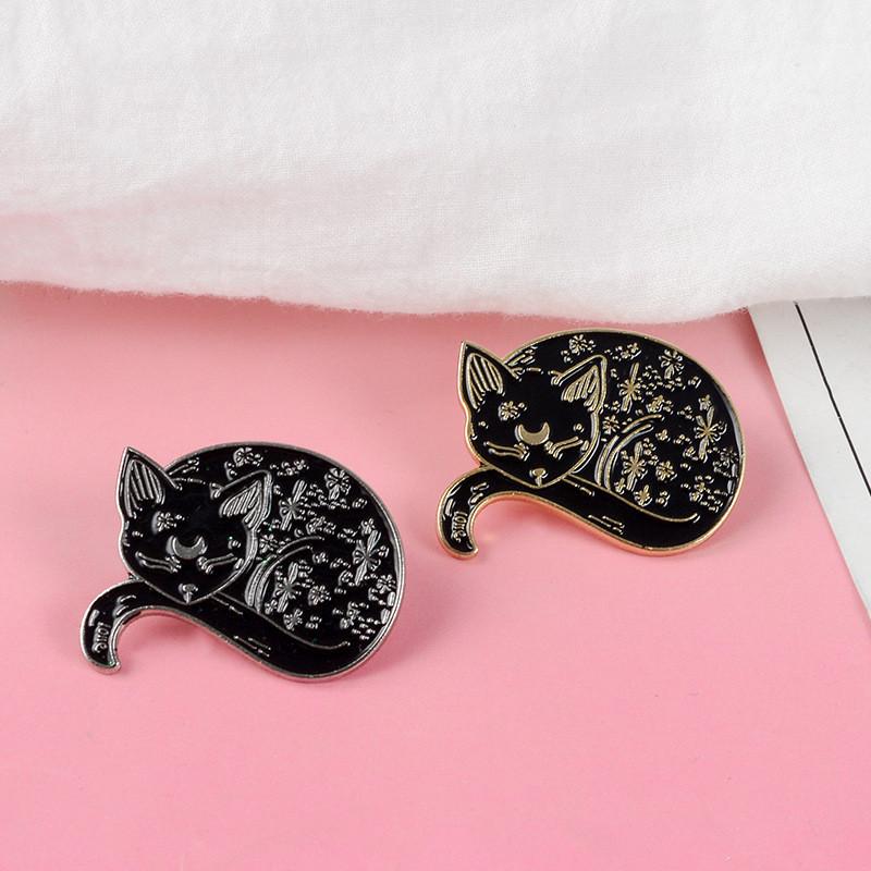 Unique Cartoon Cat Brooch Cute Sleeping Cat Design Fashionable Alloy Pin For Unisex Style