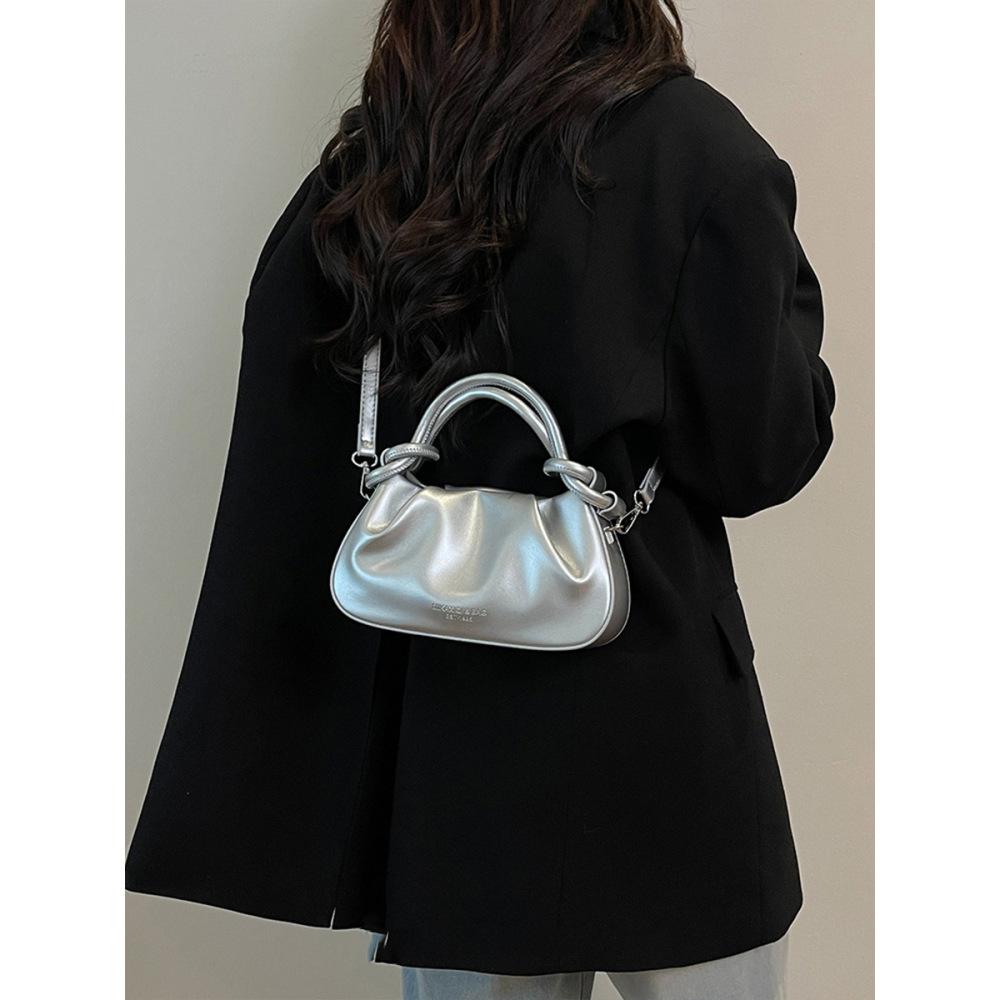 Premium Sense Super Fire Niche Bag Women's 2025 New Summer Versatile Messenger Bag Fashionable Portable Pleated Small Bag