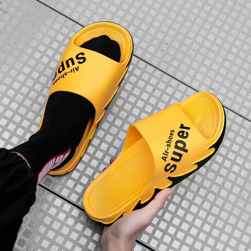 New slippers Men's summer students can wear thick-soled non-slip and wear-resistant fashionable cool slippers