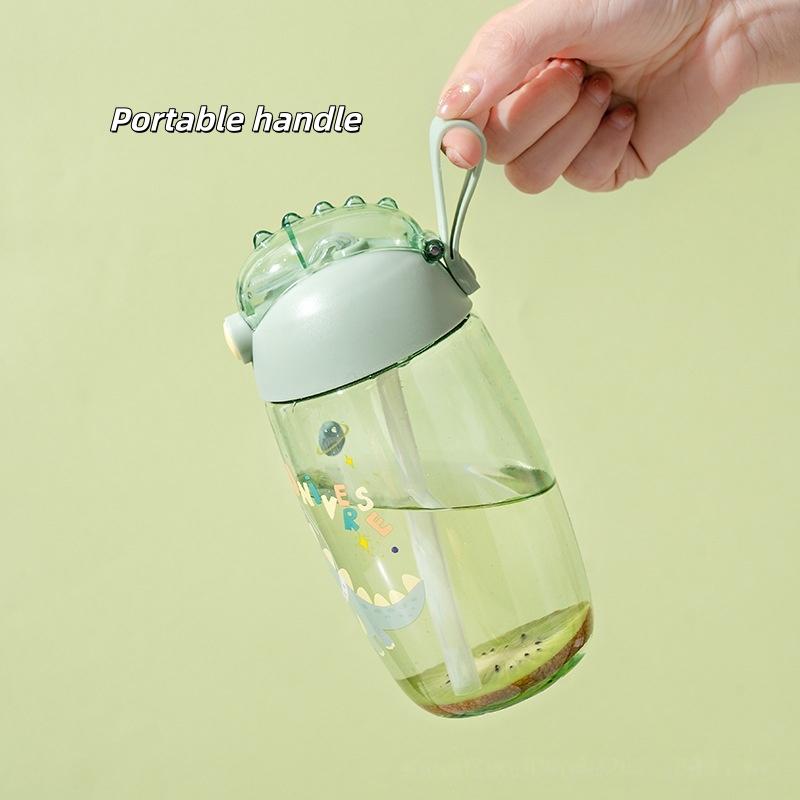 600ml Niedliche & Langlebige Cartoon-Dinosaurier-Trinklernbecher BPA-Frei Tragbare Outdoor-Wasserflasche Kreativer Fütterbecher Mit Strohhalmen Und Deckeln
