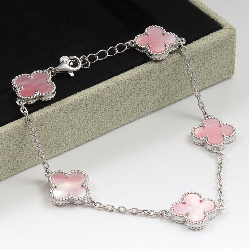 Women's Four-Leaf Clover Bracelet – 18K Gold Plated with Double-Sided Mother-of-Pearl, Elegant High-Quality Accessory, Chic and Lucky Design.