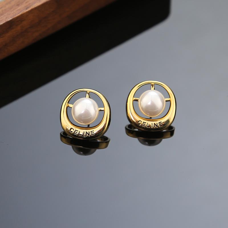 

Серьги-пусеты с золотыми кругами и жемчугом – Французский ретро-дизайн с индивидуальностью 18K