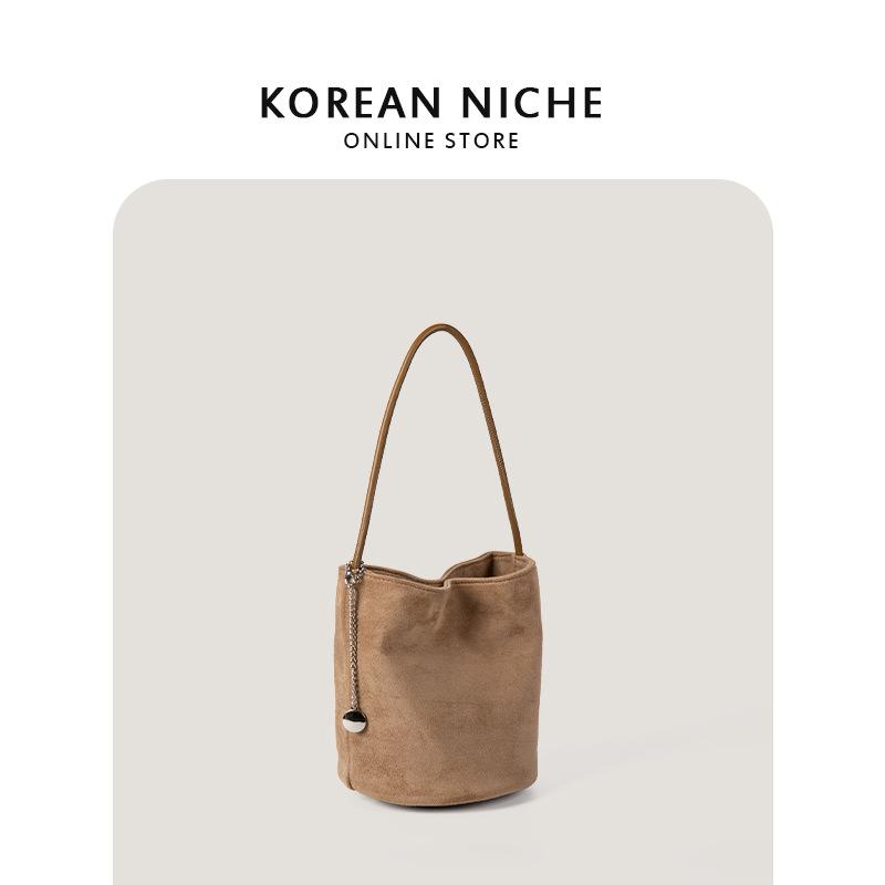 New Niche Ins Soft Suede Single Shoulder Underarm Bag for Women, Simple and Versatile Bucket Bag