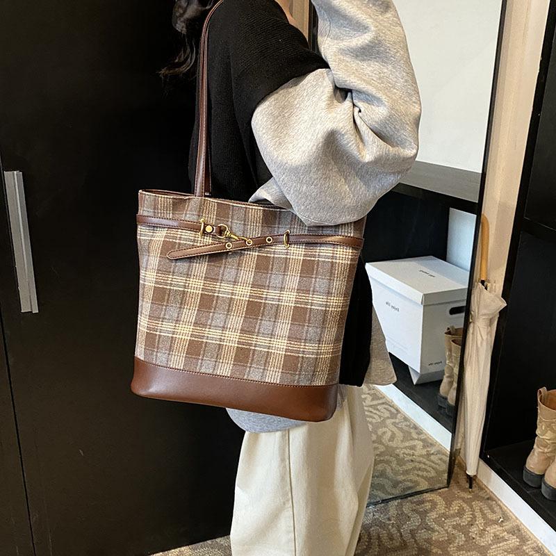 Commuter Bag New Autumn and Winter Tide Fashion Casual Large Capacity Underarm Women's Fashion Plaid Tote Bag
