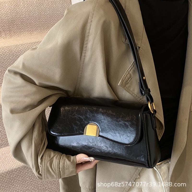 High-end Small Square Bag Women's Large-capacity New Trendy Fashion Women's Messenger Bag Niche Autumn and Winter Shoulder Armpit Bag