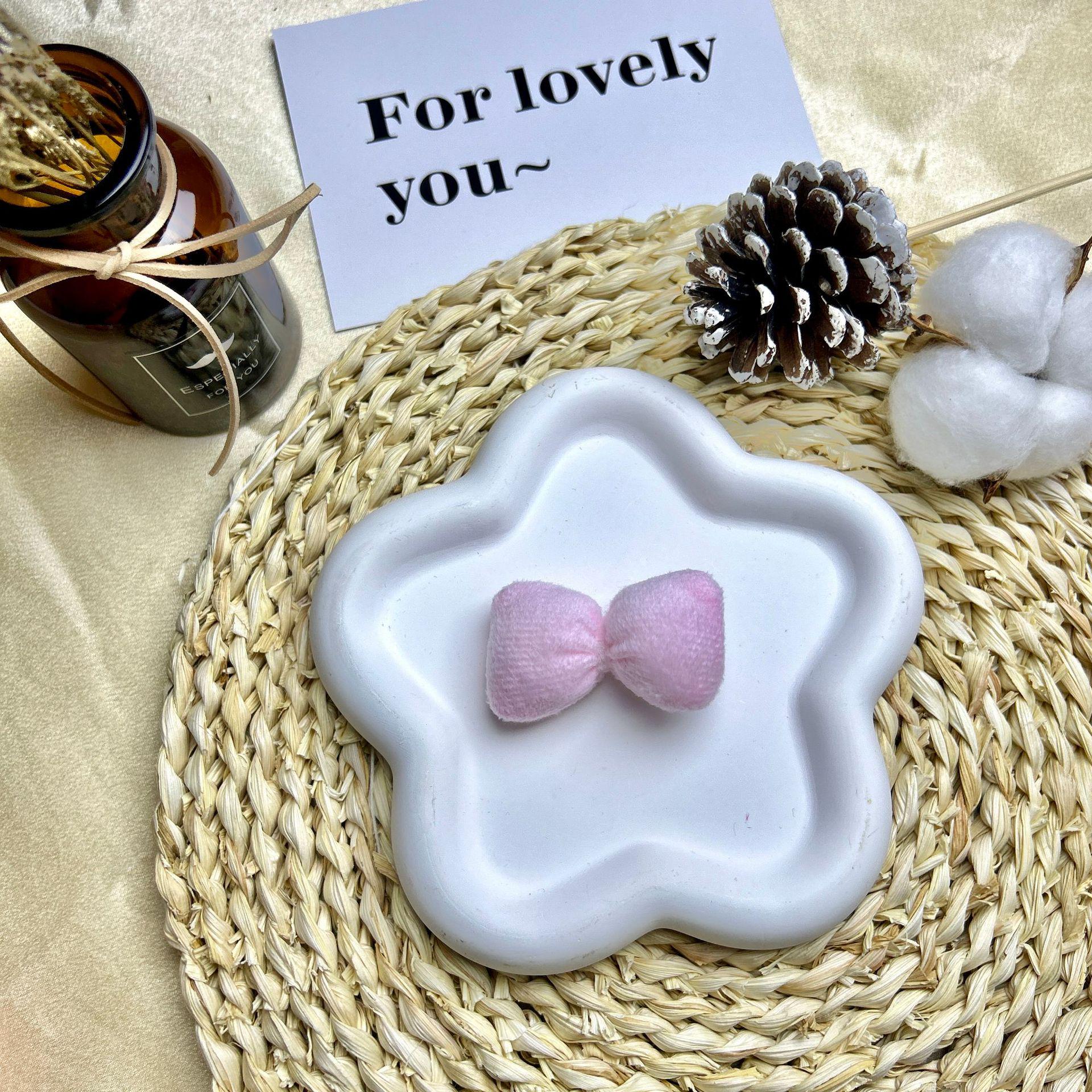 

Handmade Plush Cotton Bow Hair Clip - Cute, Sweet, Versatile Duckbill Accessory рожевий