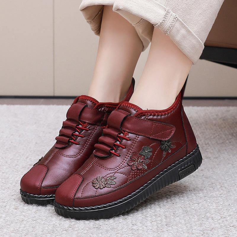 2025 New Cotton Shoes Women's Winter Cold Boots Velvet Waterproof Leather Middle-aged and Elderly Warm Mother Cotton Shoes