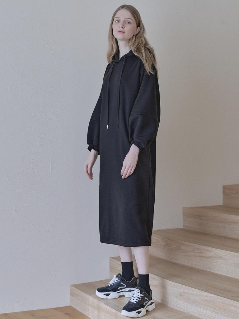 AVANT-G Volume Sleeve Long Hooded Dress - Black (Fleece)