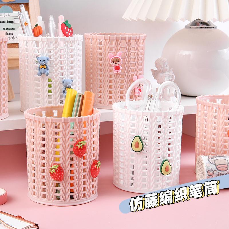 Creative Cartoon Rattan-Style Pen Holder: Cute Round Plastic Pencil Case for Students and Office Desk Storage.