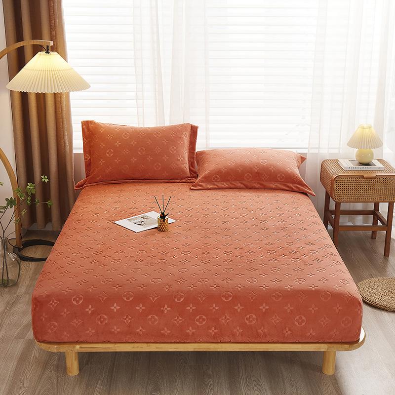 Foreign trade heavy milk fleece mattress single-layer jacquard mattress three-piece set fully enclosed dirty mattress non-slip fixed