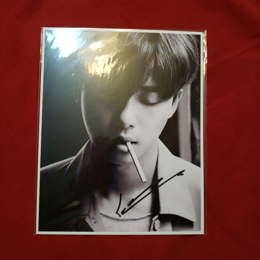 

[USED] Park Seo-joon autographed monochrome photo