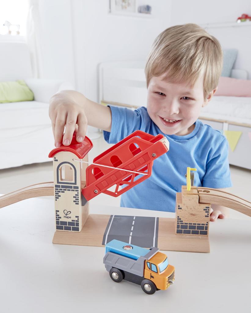 Hape Drawbridge, 23.6 x 16 x 11 cm, Wooden, for ages 3 and up, Pretend Play Toy, E3709