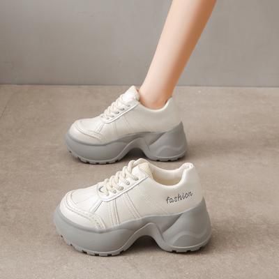 Mode 8CM Hohe Plateau-Wedge-Sneaker Damen Neu Herbst Klobige Lederschuhe Atmungsaktive Walking-Sneaker Vulkanisierte Sportschuhe