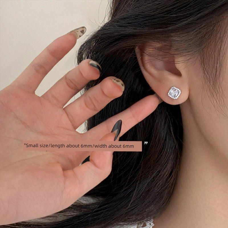 

[Xiangnan] 925 Sterling Silver Square Sugar Stud Earrings Special Interest Light Luxury New Arrival 2025 Hot-Selling Earrings Fancy Female Earrings 925 silver sugar earrings small size (two prices)