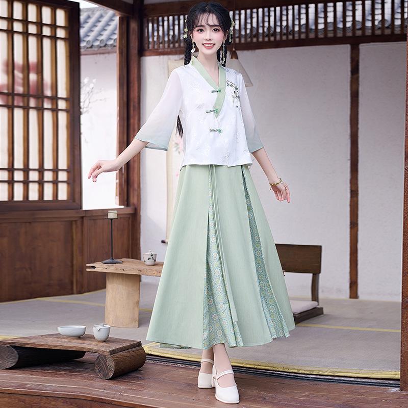 Vintage Chinese Cheongsam & Tang Suit Two-Piece Hanfu Set for Women