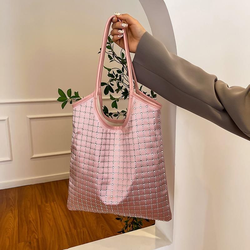 Large capacity shoulder messenger bag New fashion handbag Commuter diamond armpit bag