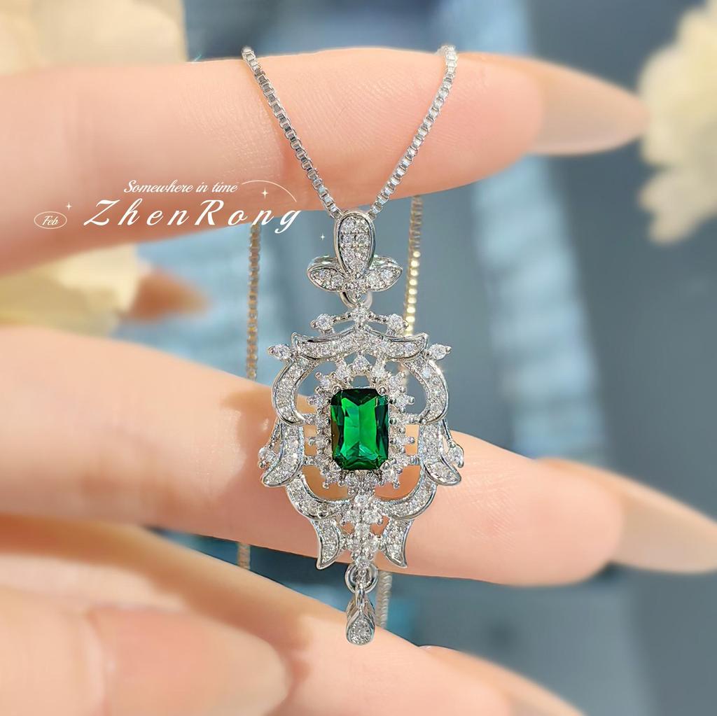 Vintage Emerald Princess-Cut Pendant Necklace with Zircon Gemstone for Women