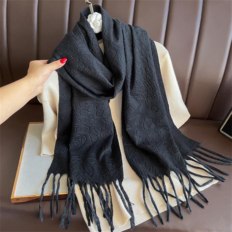 New Embossed Cashmere Women's Winter Scarf Warm Chunky Shawl Luxury Designer Tassels Pashmina Bufanda Lady Wrap Man Scarves