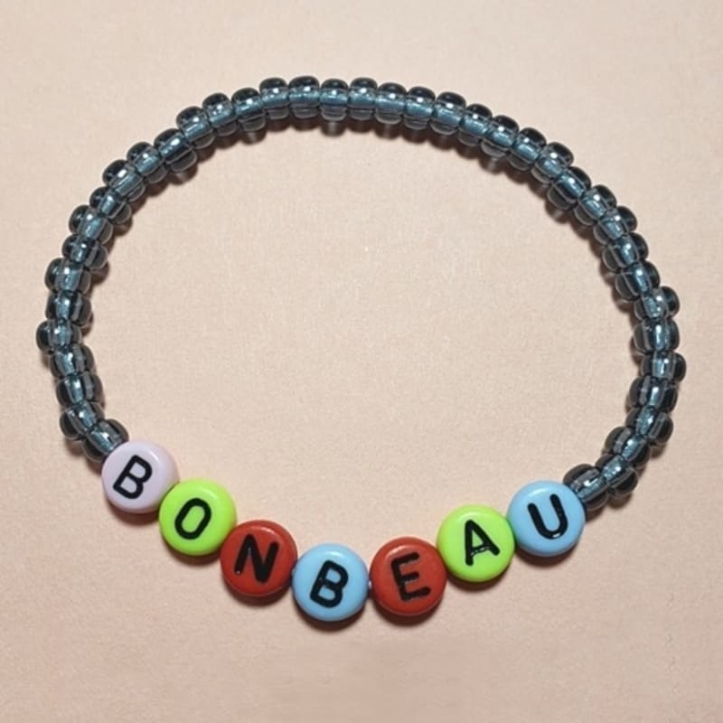

BONBEAU Color point initial beads bracelet 3 colors Gray