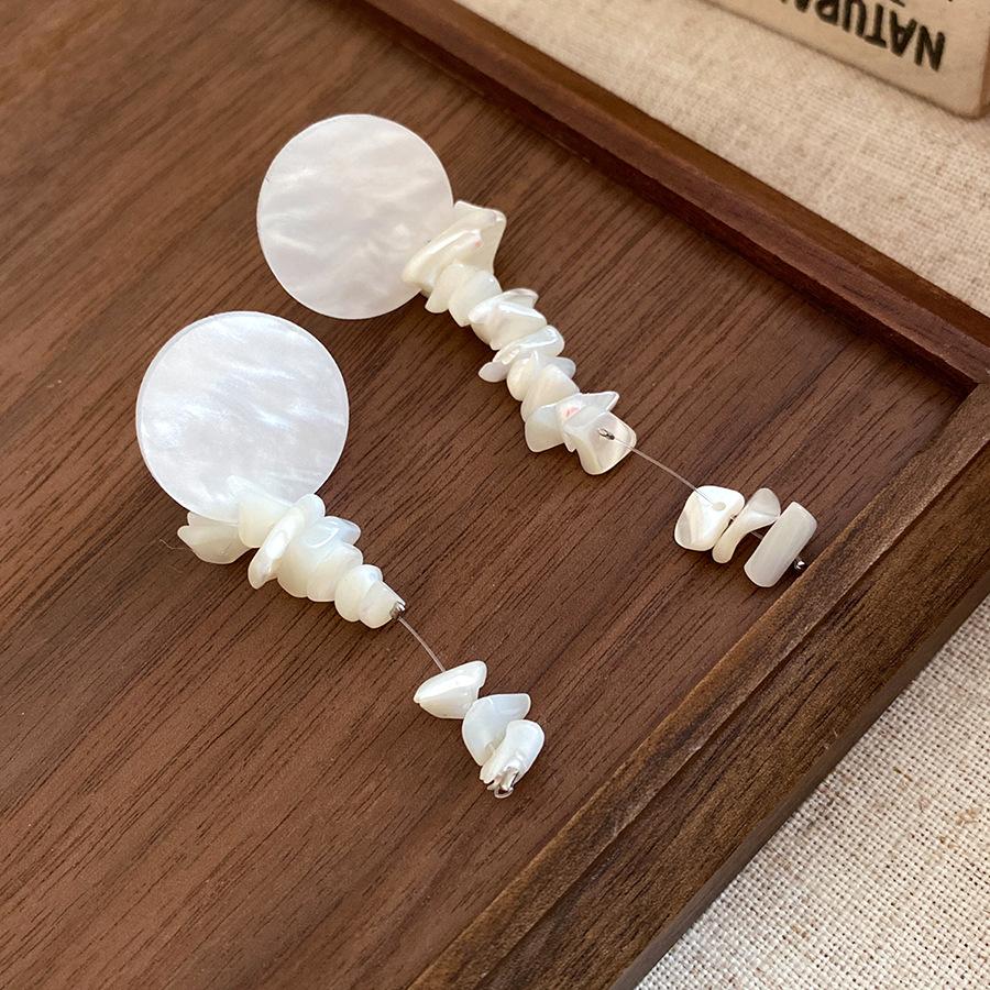 Silver needle irregular shell plate fringed earrings resort style simple fashion stud earrings light luxury high-end earrings women
