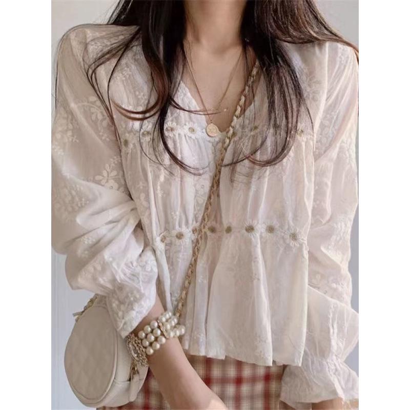 Korean Long Sleeve V-Neck Lace Daisy Top for Women