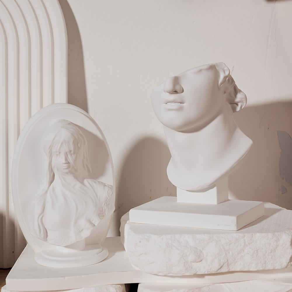 Roman Head Bookend Classical Bust Sculpture Book Stoppe Resin Book Shelf Organizer for Library Office Home Decor Gift for Reader