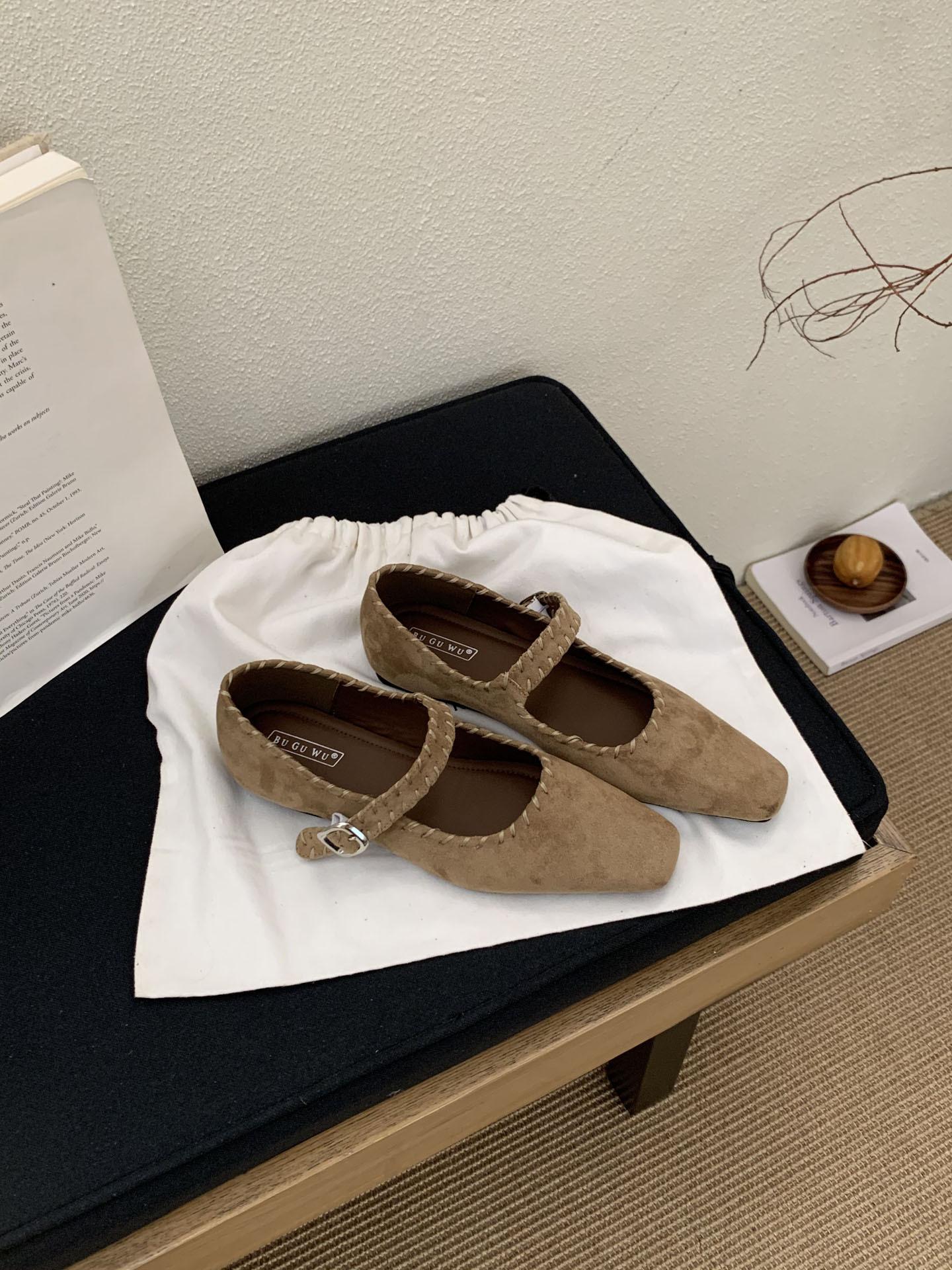 

2025 new autumn suede flat bottom inner height increase Mary Jane shoes women s light and versatile casual shallow mouth single shoes tide 40