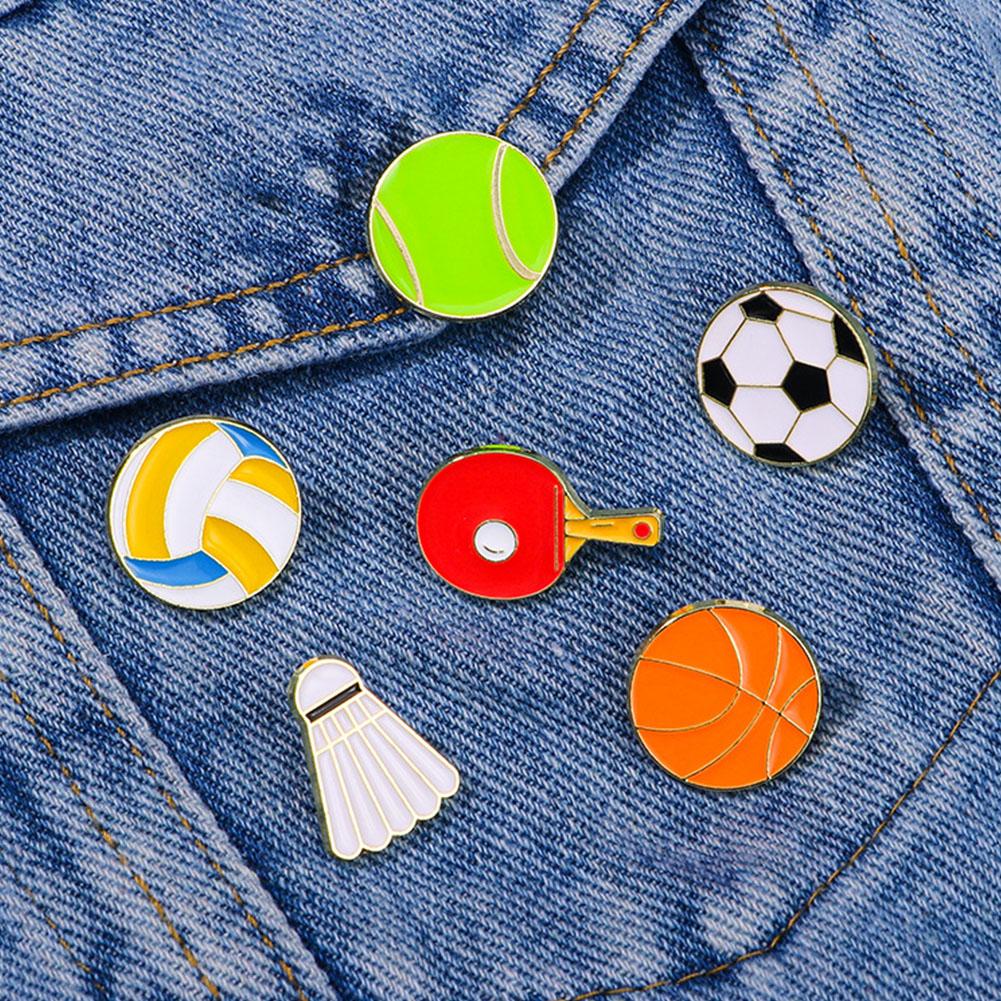 Fußball Basketball Baseball Emaille Pins Für Sportliebhaber Tasche Rucksack Jacke Anstecknadel Tasche Schmuck Weihnachts Broschen Geschenke