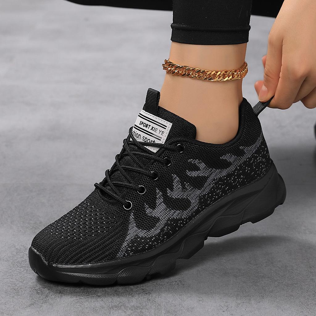 Grensoverschrijdende grote maat mesh ademende sportschoenen dames wandelen casual reisschoenen lichtgewicht fly-knit student hardloopschoenen